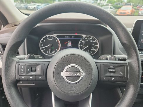 Used 2023 Nissan Rogue S image 18