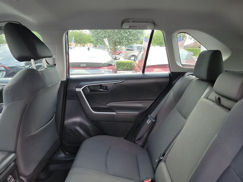 Used 2023 Toyota RAV4 LE FWD image 14