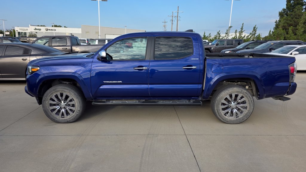Used 2022 Toyota Tacoma Limited AWD/4WD image 2