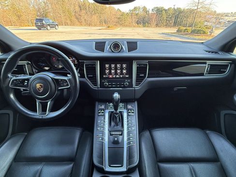 Used 2017 Porsche Macan S image 22