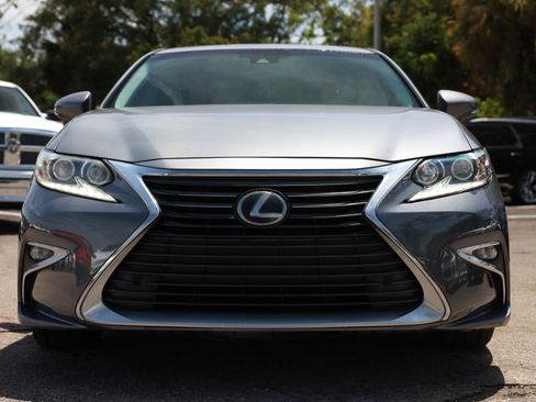Used 2016 Lexus ES 350 w/ Luxury Package w/Wood Trim FWD image 21