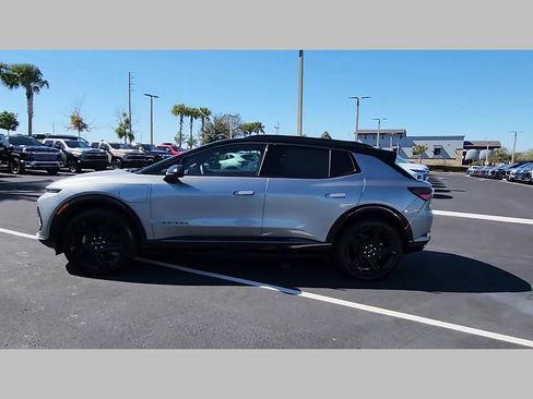 New 2026 Chevrolet Equinox EV RS image 17