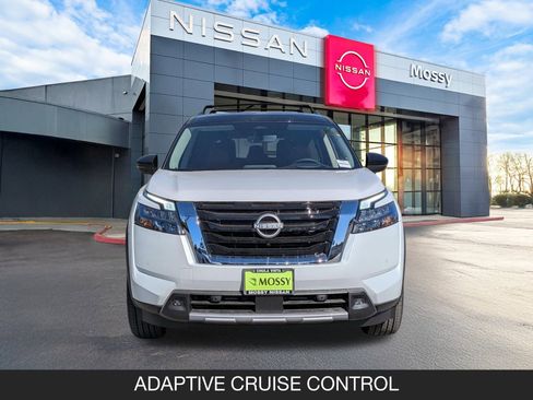 New 2025 Nissan Pathfinder Platinum w/ Cargo Package image 4