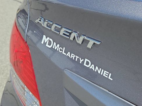 Used 2013 Hyundai Accent GLS FWD image 16