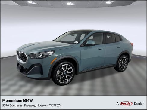 Used 2025 BMW X2 xDrive28i AWD/4WD image 1