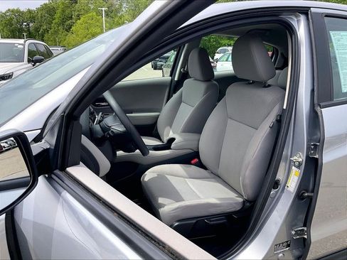 Used 2017 Honda HR-V LX image 10