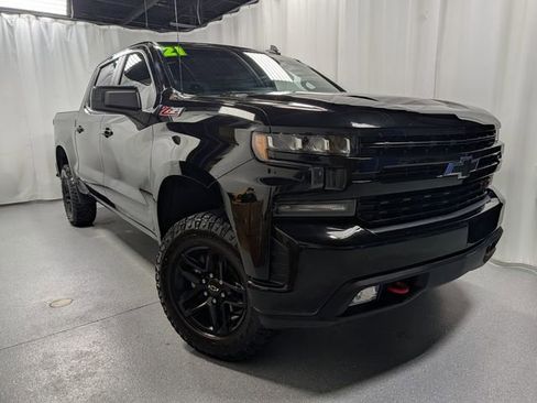 Used 2021 Chevrolet Silverado 1500 LT Trail Boss w/ Bed Protection Package AWD/4WD image 2