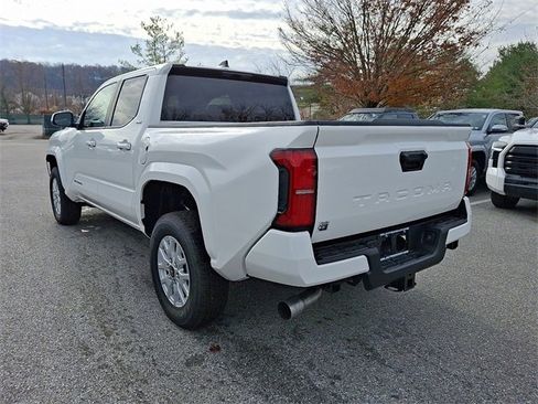 New 2025 Toyota Tacoma SR5 image 3