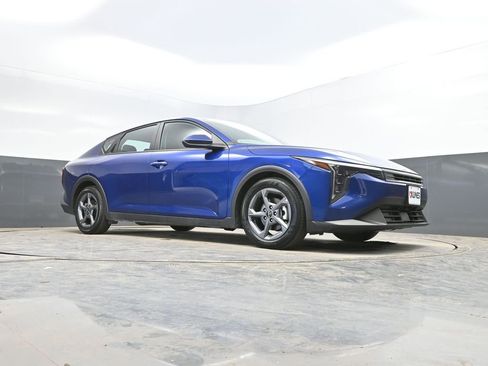 Used 2025 Kia K4 LXS image 31