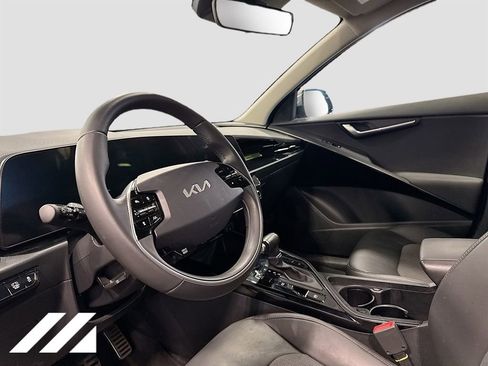 Used 2024 Kia Niro EX Touring FWD image 9