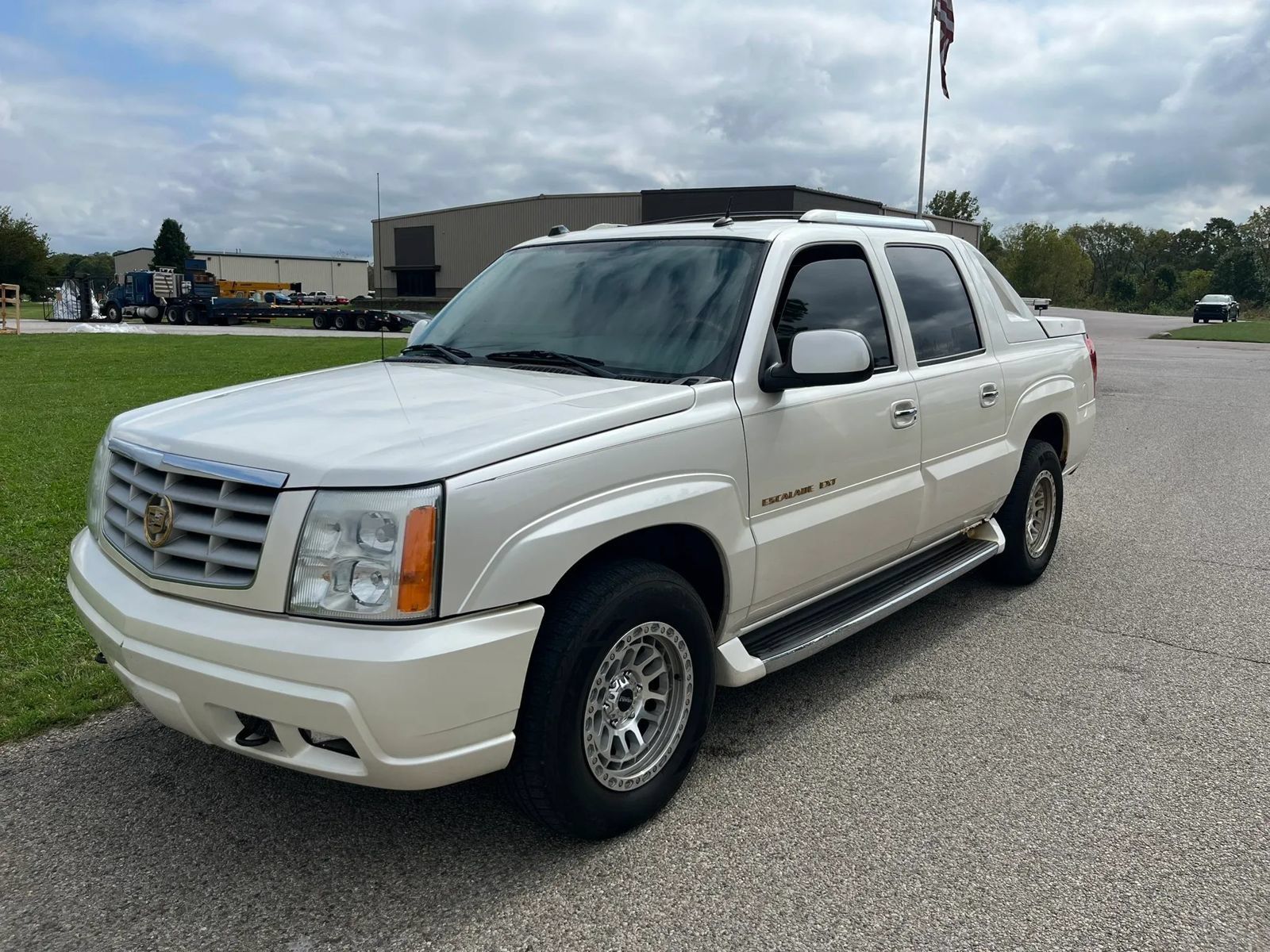 Used 2004 Cadillac Escalade EXT AWD/4WD image 1