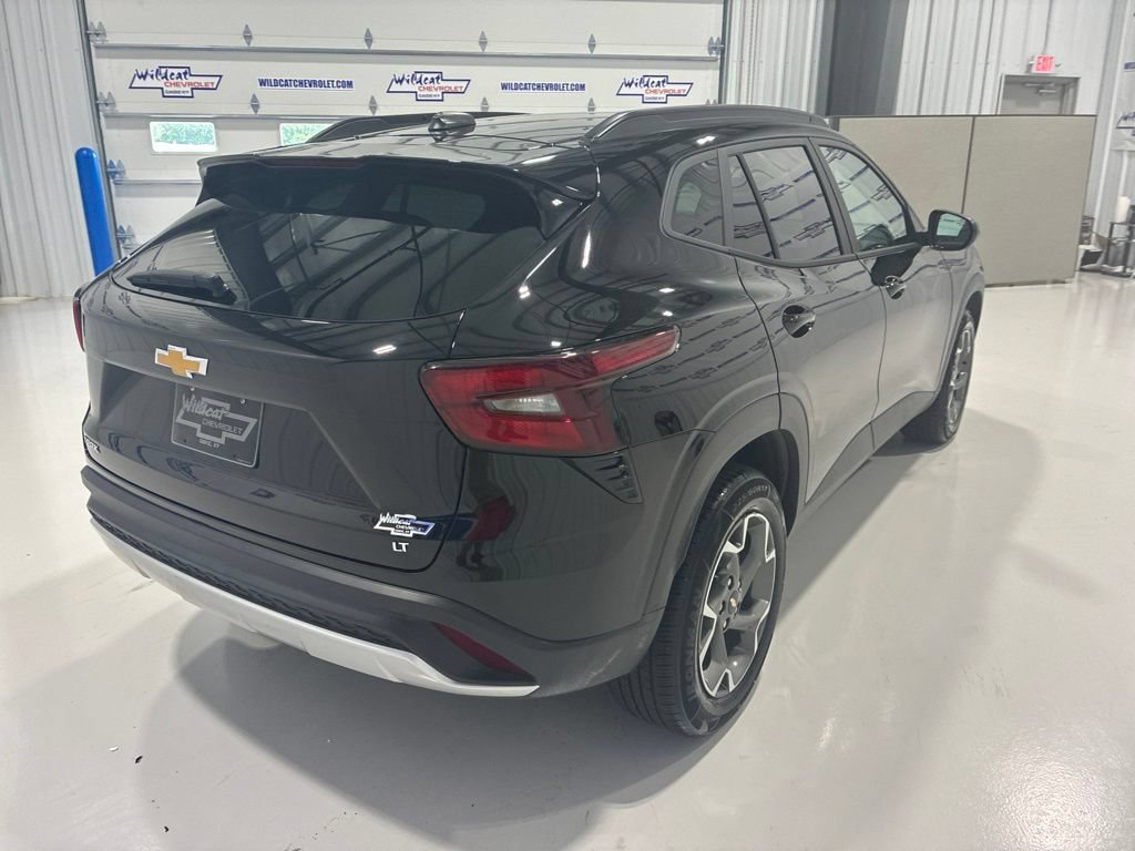 Used 2026 Chevrolet Trax LT FWD image 6