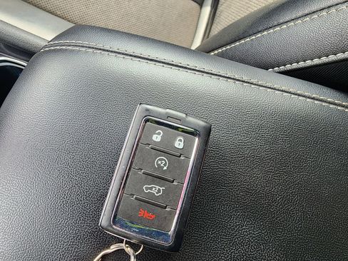 Used 2024 Jeep Grand Cherokee L Laredo image 33