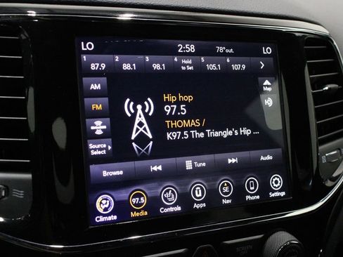 Used 2019 Jeep Grand Cherokee Laredo image 35