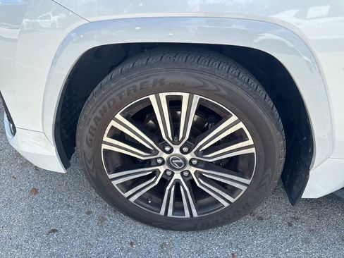 Used 2022 Lexus LX 600 4WD w/ Appearance Package image 19