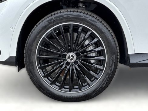 Used 2023 Mercedes-Benz GLC 300 4MATIC image 13