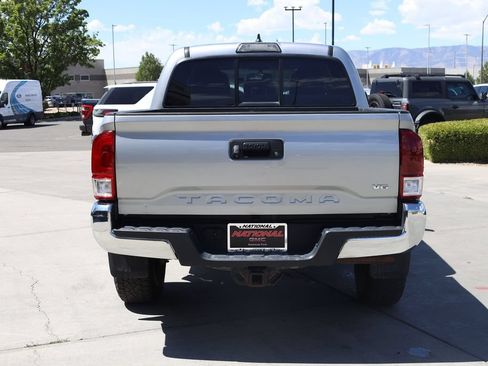 Used 2016 Toyota Tacoma TRD Off-Road w/ Towing Package AWD/4WD image 5