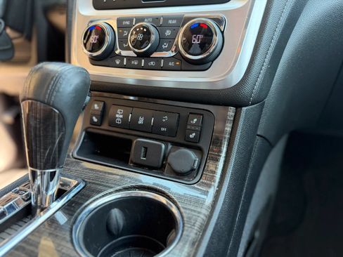 Used 2017 GMC Acadia Limited SLT FWD image 16