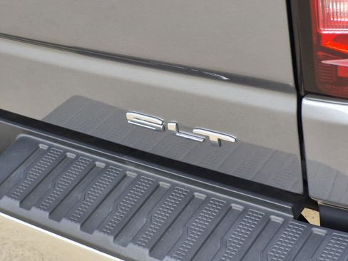 Certified 2022 GMC Sierra 1500 SLT image 9