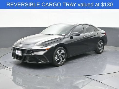 Used 2025 Hyundai Elantra SEL FWD image 4
