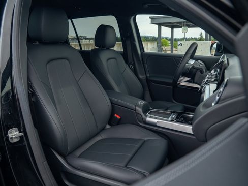 Certified 2025 Mercedes-Benz EQB 300 4MATIC image 28