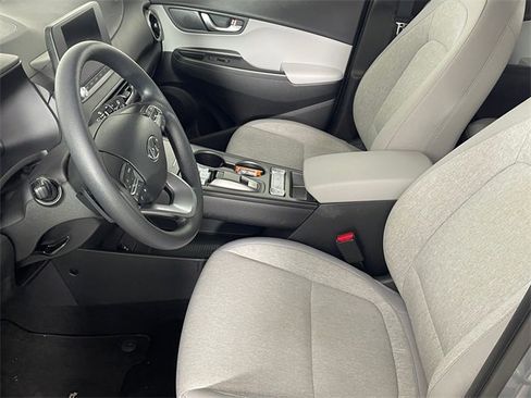 Certified 2023 Hyundai Kona SE image 2