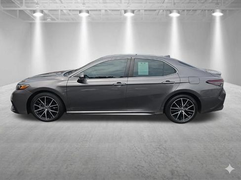 Used 2021 Toyota Camry SE FWD image 7