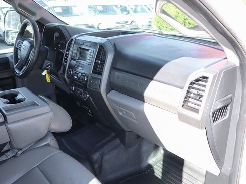 Used 2018 Ford F250 XL w/ Power Equipment Group image 38