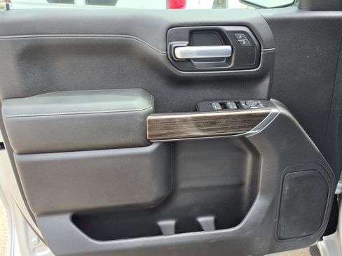 Used 2019 Chevrolet Silverado 1500 LT w/ Texas Edition image 8