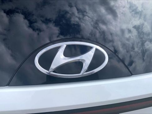 Certified 2022 Hyundai Tucson Limited FWD image 33