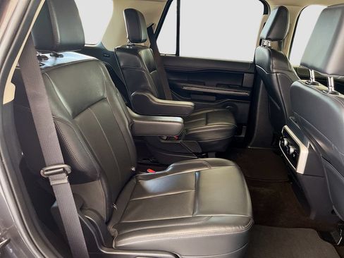 Used 2023 Ford Expedition XLT RWD image 30