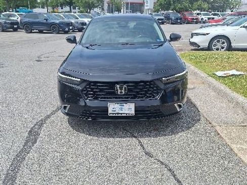 Used 2023 Honda Accord Touring image 1