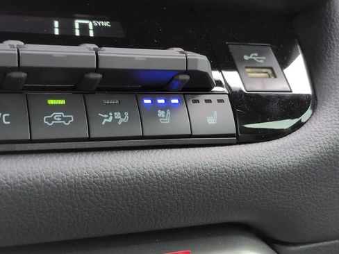 Certified 2026 Toyota Tundra Limited AWD/4WD image 21