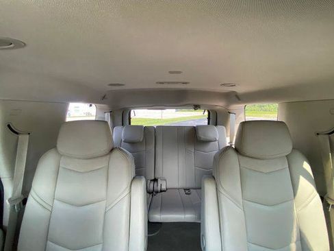 Used 2016 Cadillac Escalade Premium AWD/4WD image 13