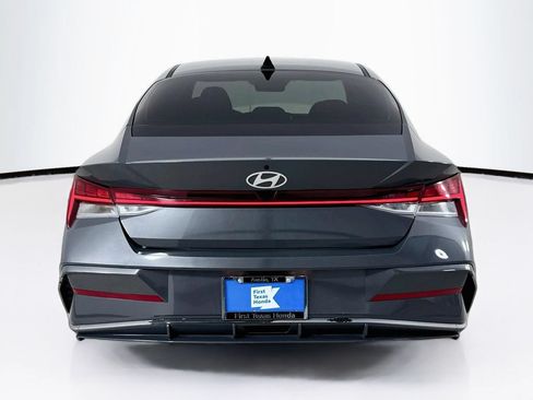 Used 2024 Hyundai Elantra SEL w/ Convenience Package FWD image 7