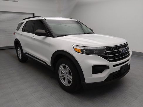 Used 2022 Ford Explorer XLT AWD/4WD image 14