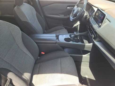 Used 2023 Nissan Rogue SV FWD image 10