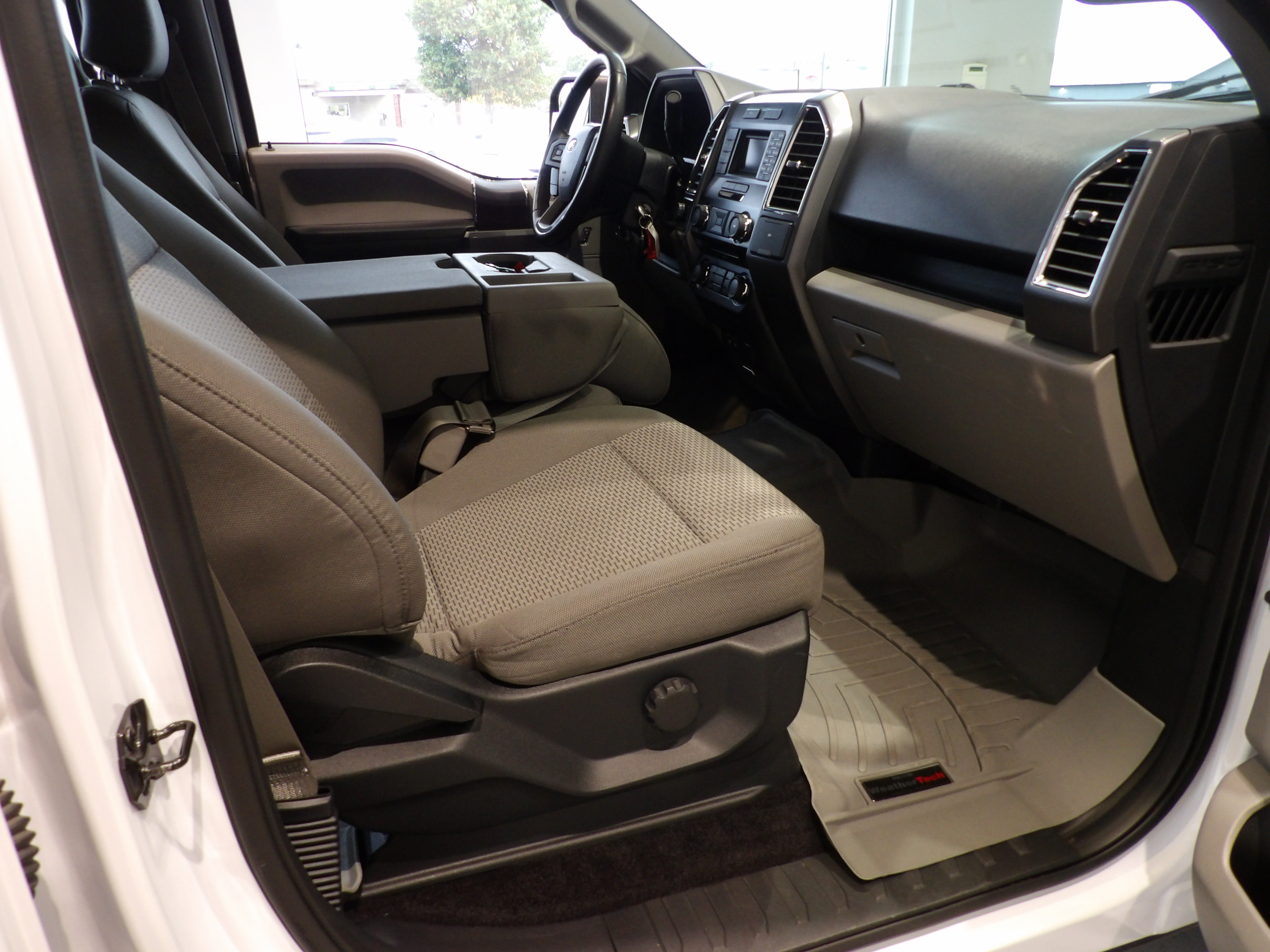 Used 2015 Ford F150 XLT w/ Equipment Group 301A Mid AWD/4WD image 21