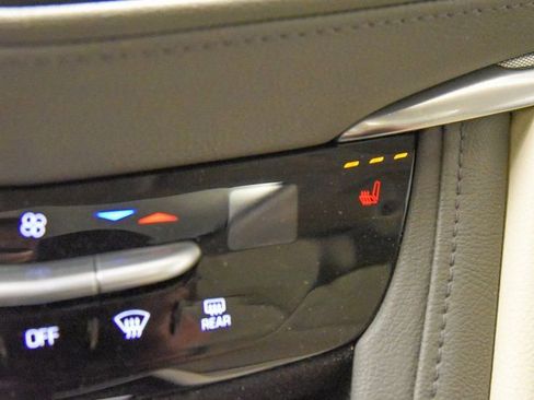 Used 2017 Cadillac XT5 Luxury w/ Driver Awareness Package image 19