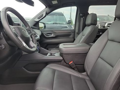 Used 2024 Chevrolet Tahoe Z71 w/ Luxury Package AWD/4WD image 5