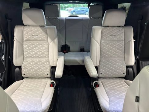 Certified 2025 Cadillac Escalade V w/ LPO, ONYX Package AWD/4WD image 30