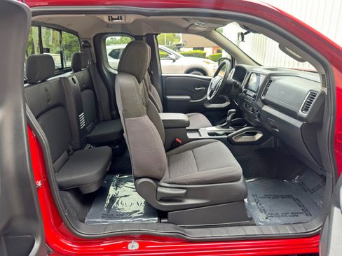 Used 2022 Nissan Frontier SV RWD image 28