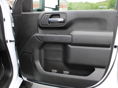 Used 2021 Chevrolet Silverado 2500 Custom w/ Custom Value Package AWD/4WD image 39