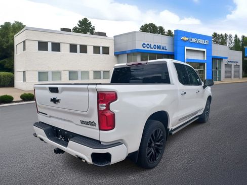 Used 2025 Chevrolet Silverado 1500 High Country AWD/4WD image 4