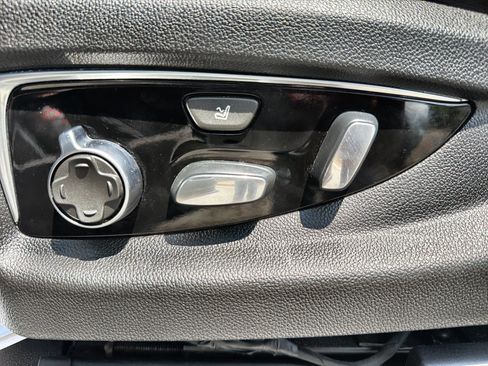 Used 2019 Cadillac Escalade ESV Platinum AWD/4WD image 14