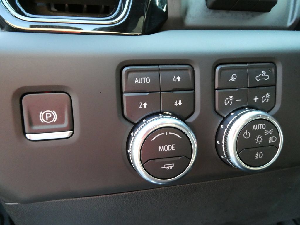 Certified 2025 GMC Sierra 2500 AT4 w/ AT4 Premium Plus Package AWD/4WD image 30