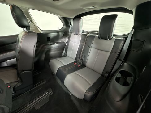 Used 2020 Nissan Pathfinder SL image 24