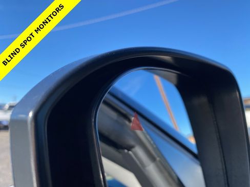 Used 2024 Mitsubishi Outlander SE image 16