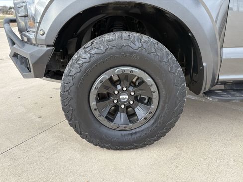 Used 2018 Ford F150 Raptor w/ Equipment Group 802A Luxury image 8