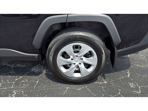 Used 2023 Toyota RAV4 LE FWD image 13